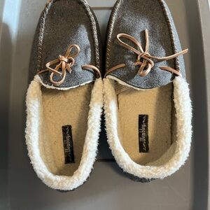 Wembley Cream Slippers with Faux Fur Sz 13-14
